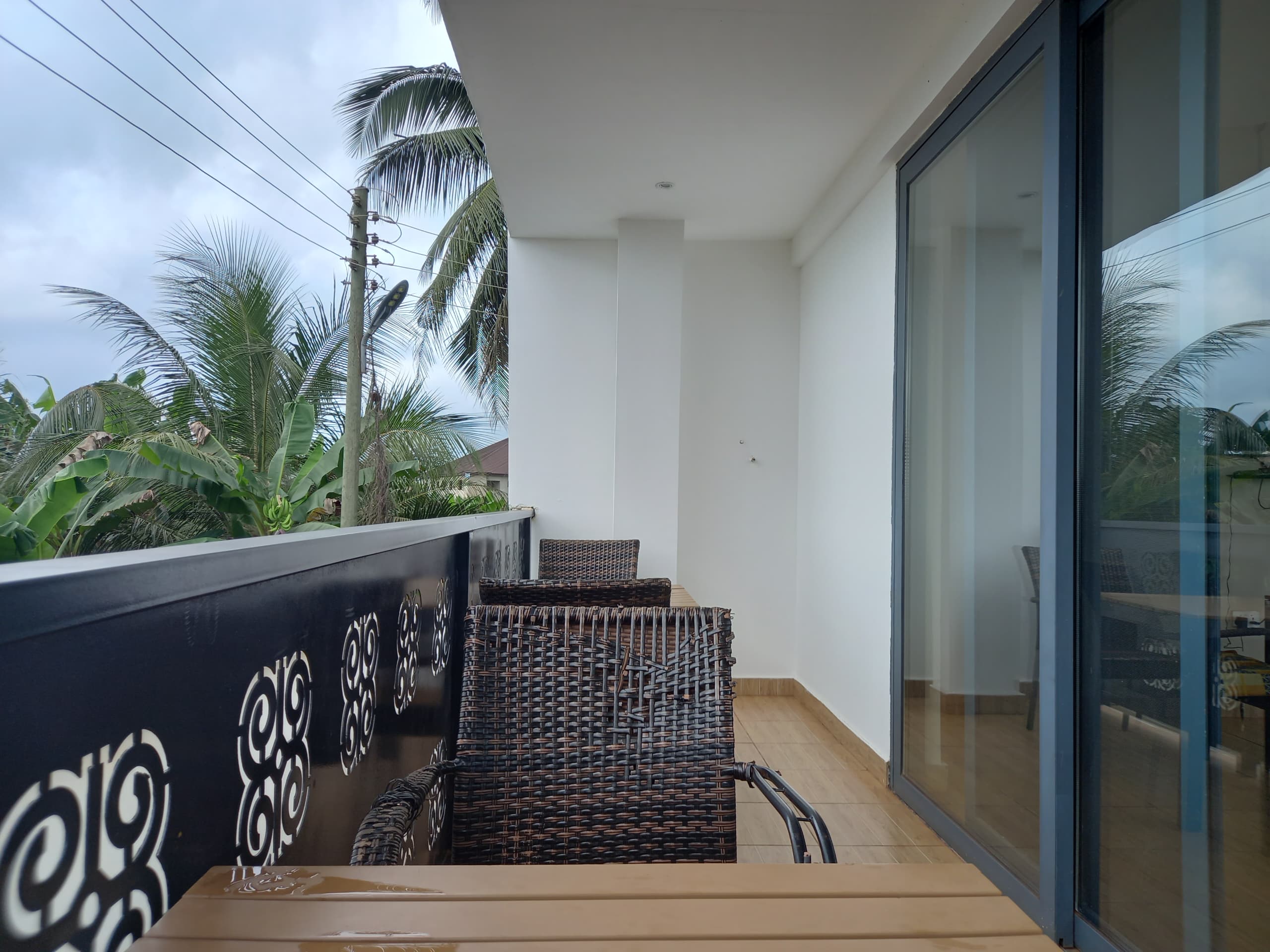 Hotel Photo 4: Exterior with Bar Balcony