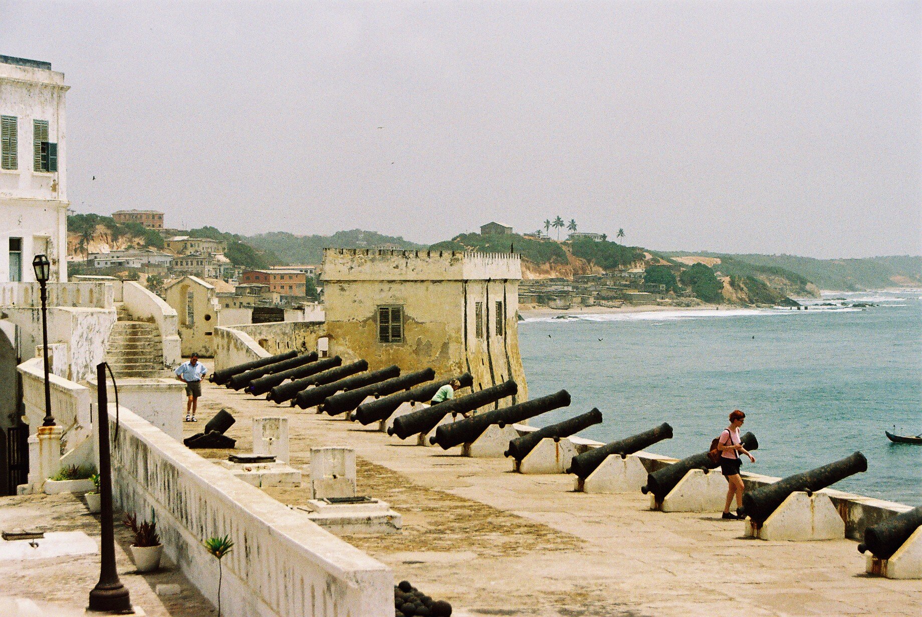 A battery of canons, to protect slave traders 